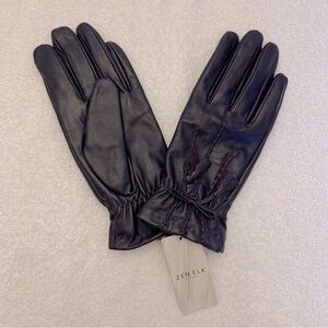 NWT Zen Elk London Sleek and Stylish Women's Size Medium Purple Leather Gloves